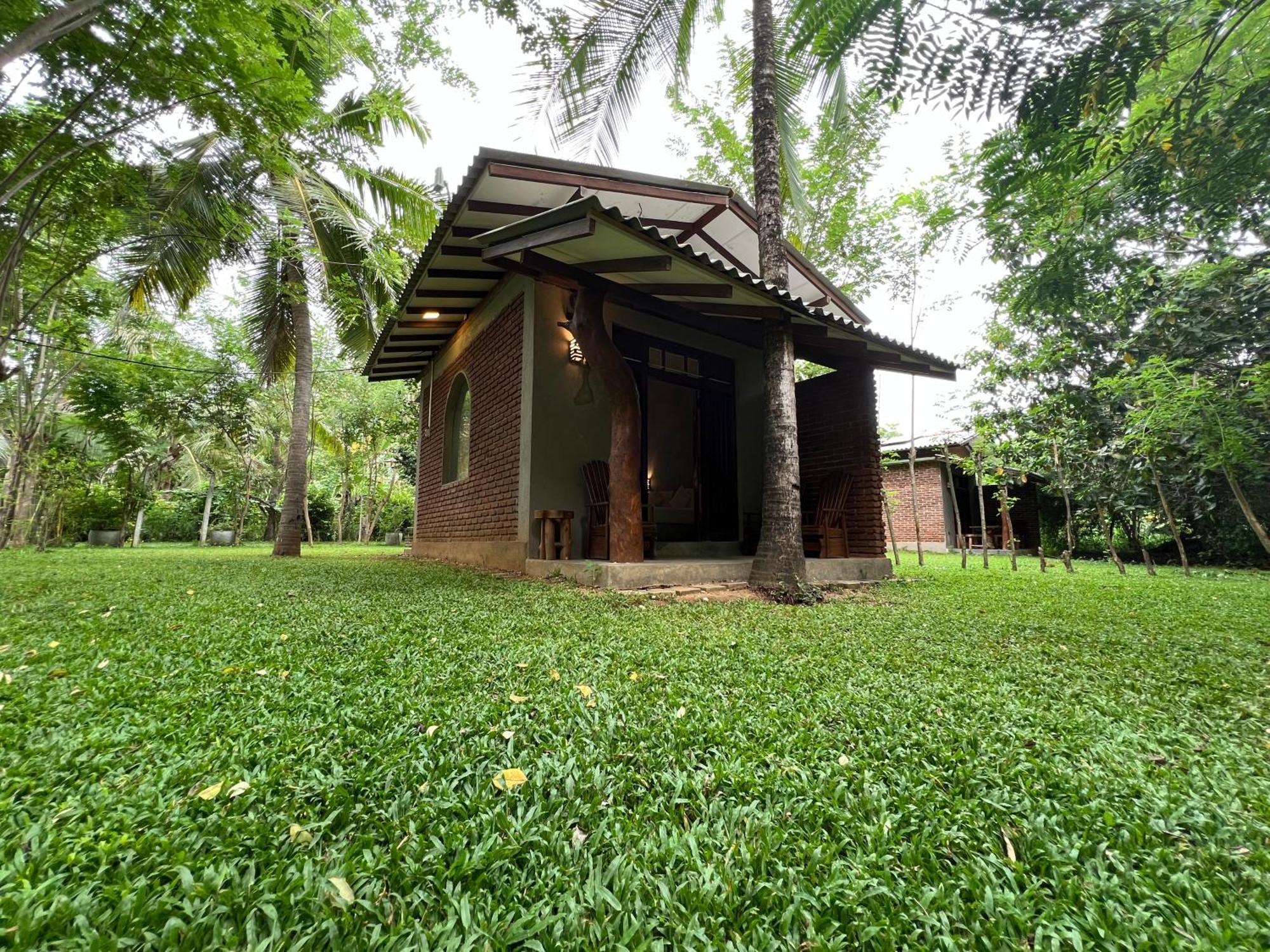 Sayon River Cottage & Eco Garden Monaragala エクステリア 写真